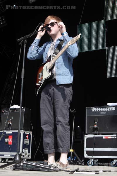 TWO DOOR CINEMA CLUB - 2010-07-02 - BELFORT - Presqu'ile du Malsaucy - 